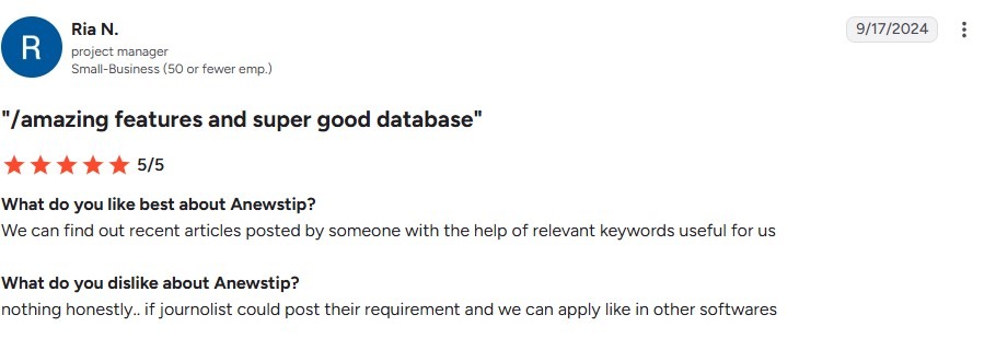 G2 review titled “amazing features and super good database” praises Anewstip keyword search for finding journalists’ recent articles.